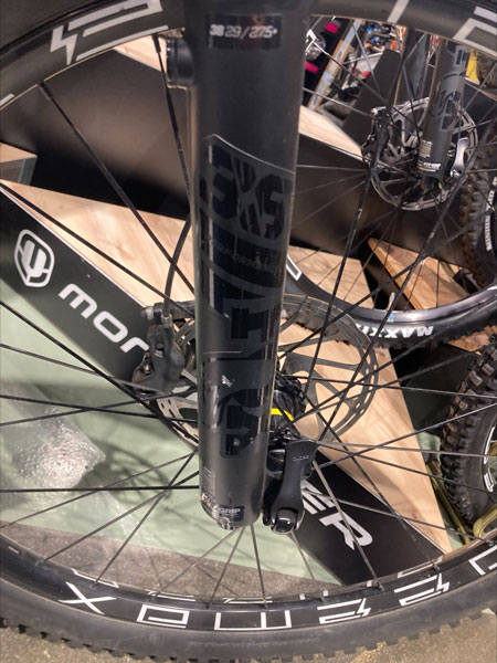 Bidon porte outil noir hauteur 180mm - Accessoire Vélo Pas Cher